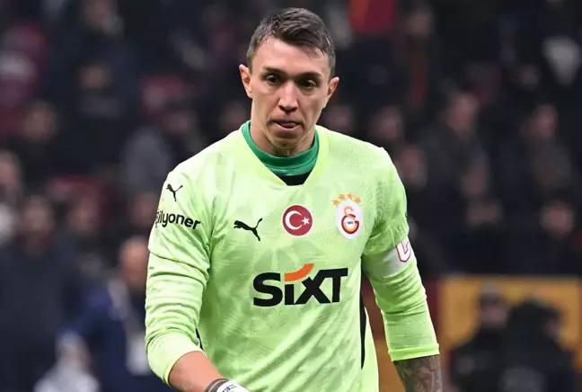 Fernado Muslera Ya Kimsenin Beklemedigi Dev Bir 18208502 2201 Amp