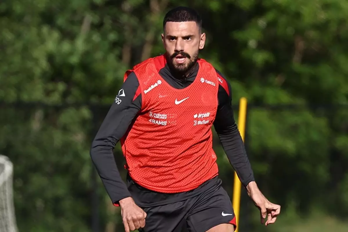 Super Lig Devi Merih Demiral Icin Kollari Sivadi 18739703 5162 Amp-1