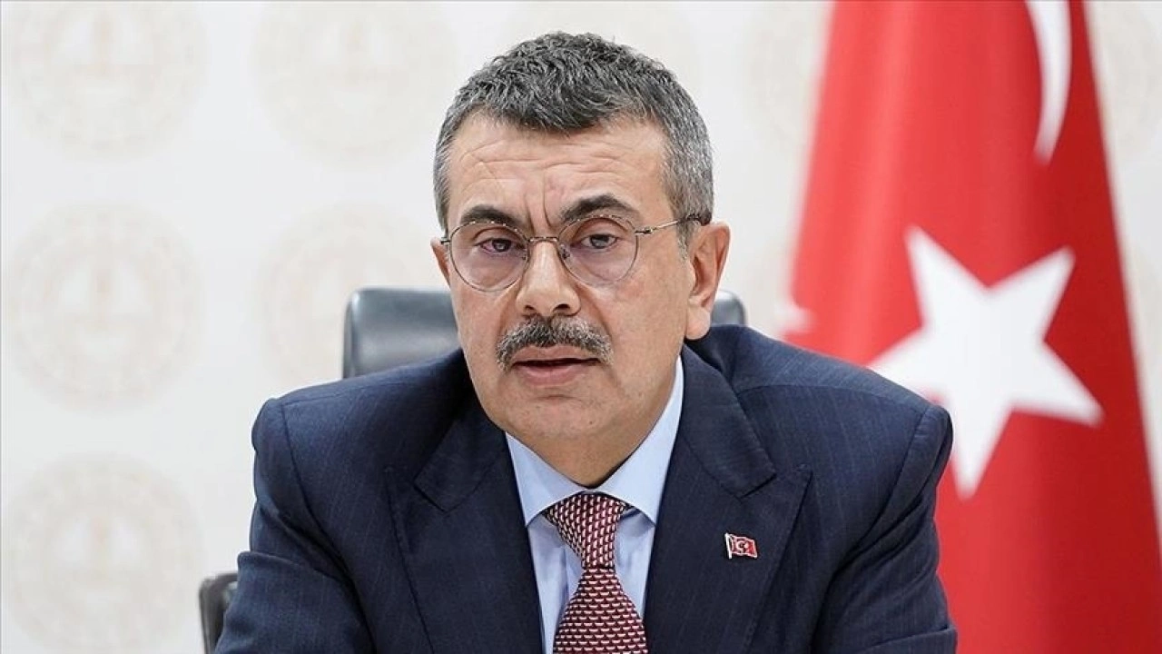 Bakan Tekin Den Chp Genel Baskani Ozel In Aciklamalarina Tepki