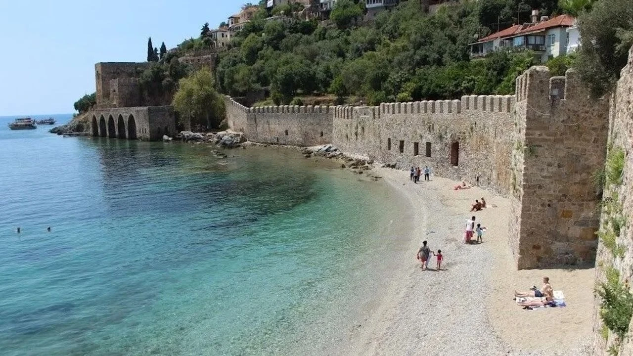Deniz Alanya'nın Başını Ağrıtacak Hastalık Yuvasına Döndü (1)
