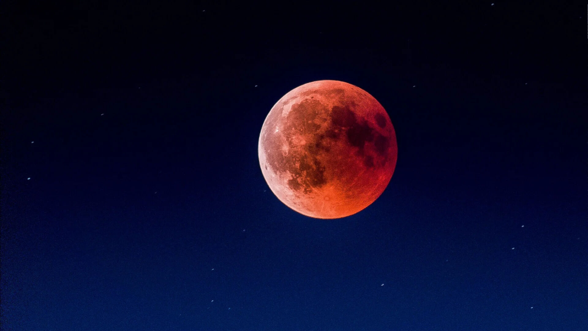7 Eylül 2025 Kanlı Ay Tutulması: Evrenin Manifest İmkanı ve Astrolojik Rehber