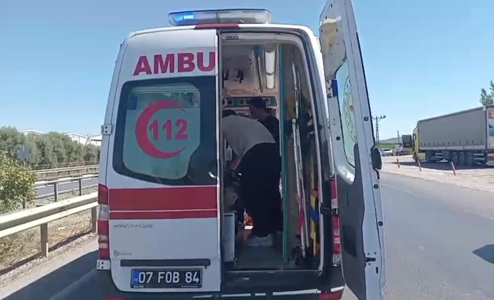 Antalya’da Ehliyetsiz Sürücü 2 Kişinin Yaralanmasına Sebep Oldu3