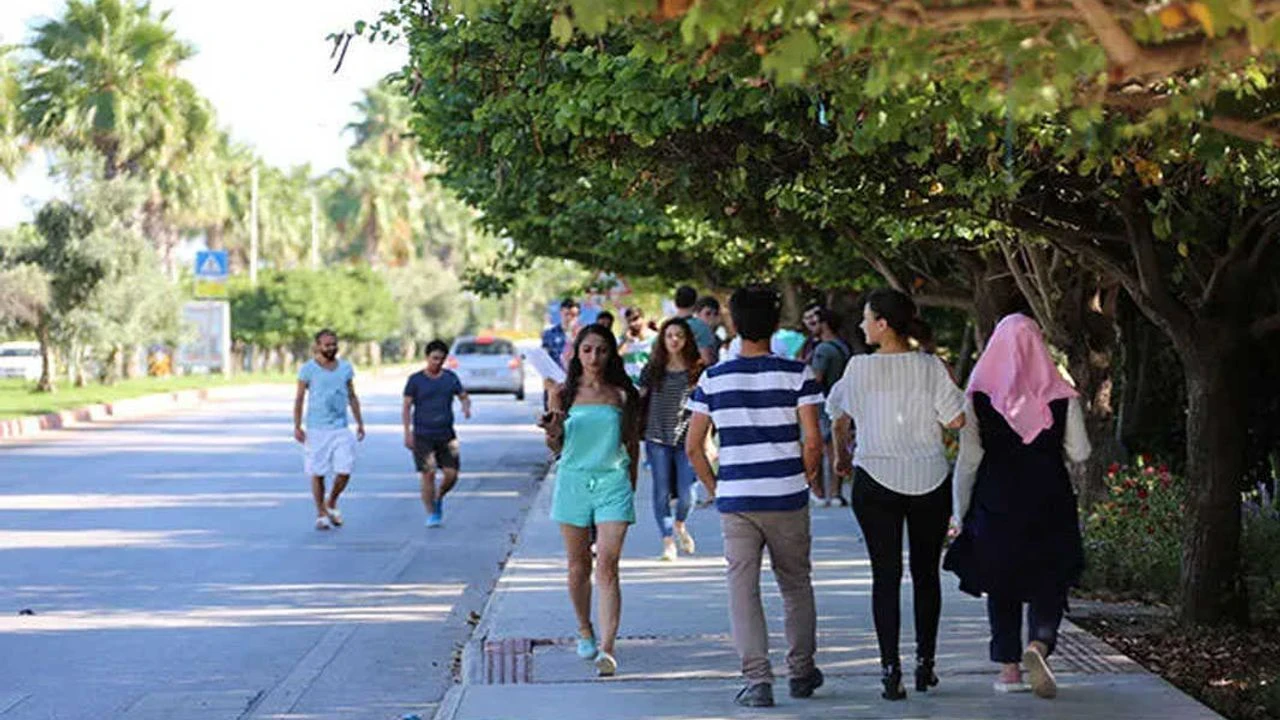 Antalya'da Üniversite Öğrencilere Burs Verilecek