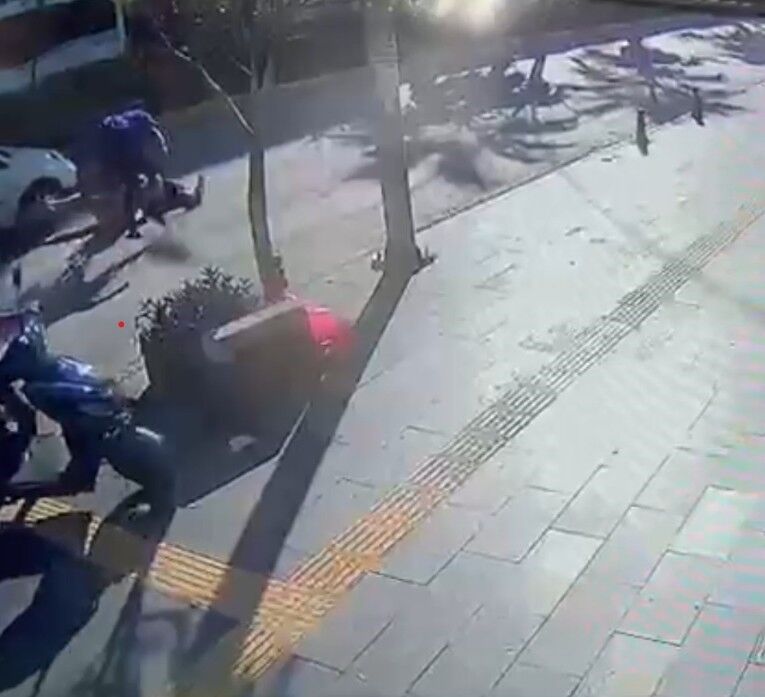 Alman Aileye Çarptı