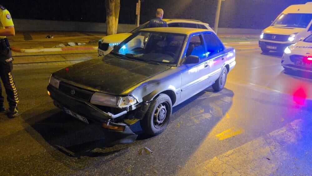 Şerit Değiştiren Otomobil Motosiklete Çarptı4