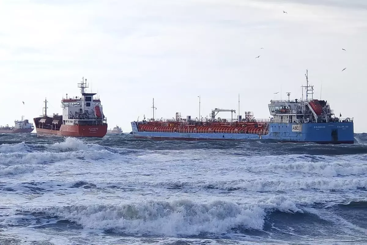 Marmara Da 2 Tankerden Acil Durum Cagrisi Olay 19406776 725 Amp