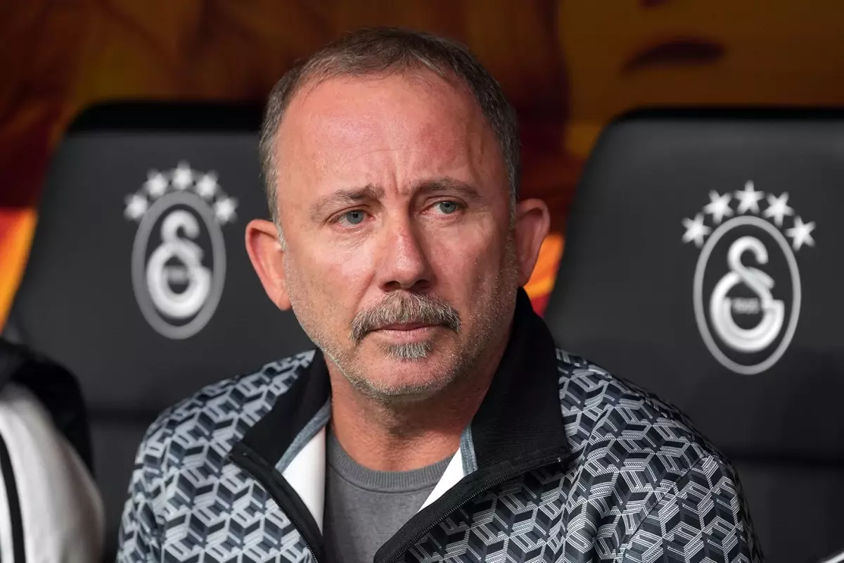 Sergen Yalcin In Gozu Fenerbahceli Iki Yildizda 19409437 2260 Amp