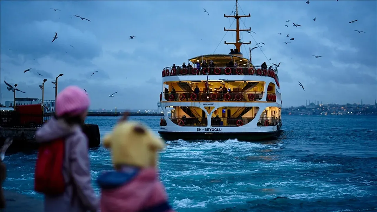 İstanbul’da Olumsuz Hava Deniz Ulaşımını Aksattı (1)