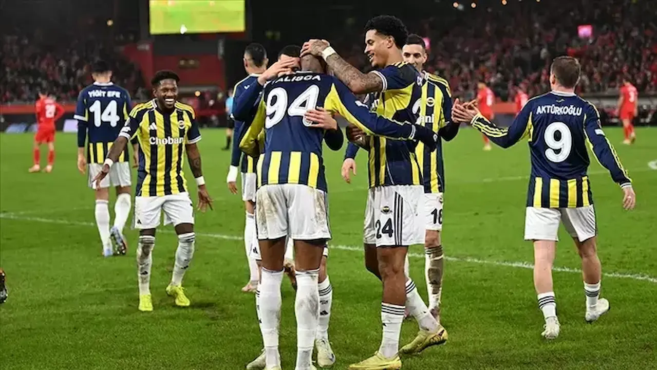Fenerbahçe Tur Atlama 69A0308B9260115A9E5Ca403
