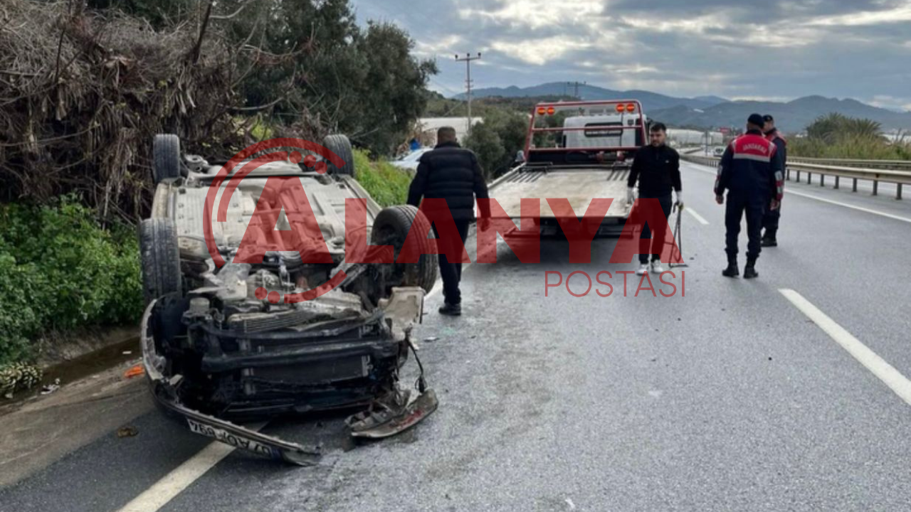 Alanya’da Otomobil Takla Attı (3)