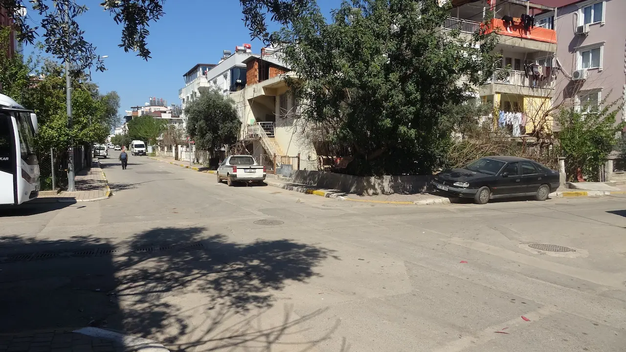 Antalyada O Mahallede Çocuklarını Sokağa Çıkaramaz Oldular A W662070 03