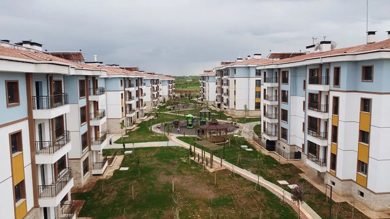 Antalya'da Toki̇ Kurasında Çıkmayanlara Ikinci Şans 680Cc114C214E Toki Basvurusu E Devlet 2025 Acildi Mi 250 Bin Sosyal Konut Basvurusu Ne Zaman Baslayacak