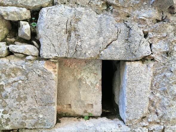 Antalya'da Yolun Altındaki Gizem (1)