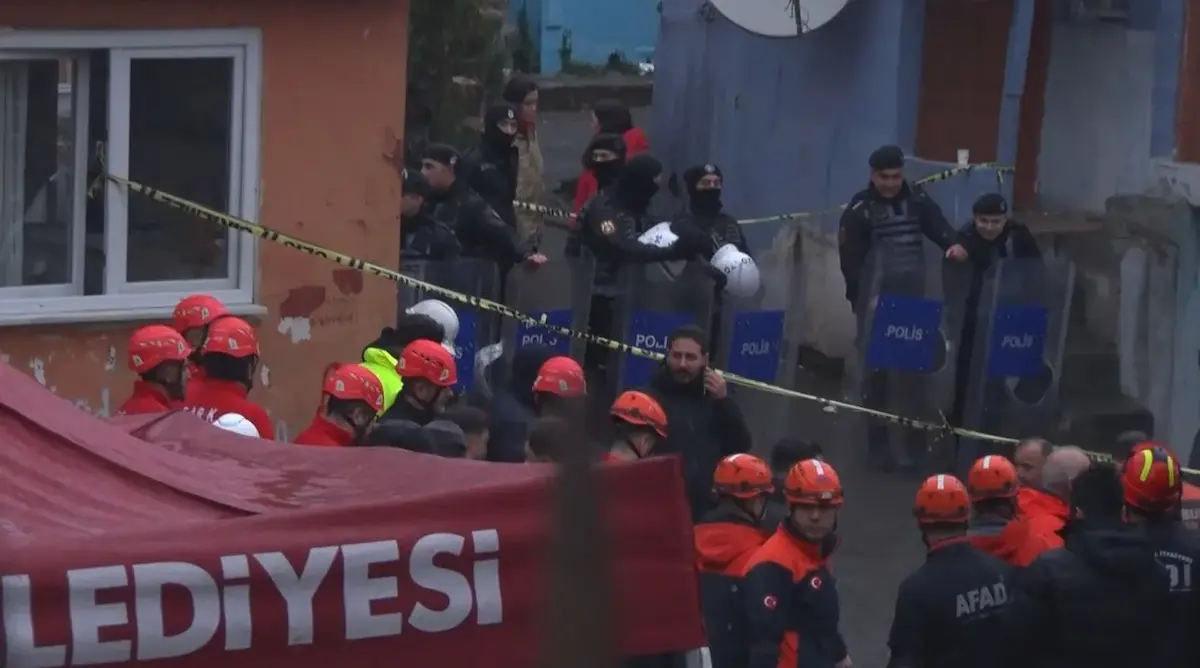 Bomba Patladi Sandik Fatihte 2 Enkaza Ceviren Faciada Mahalleli Dehseti Anlatti 1778866 202603222017 20260322201742 2