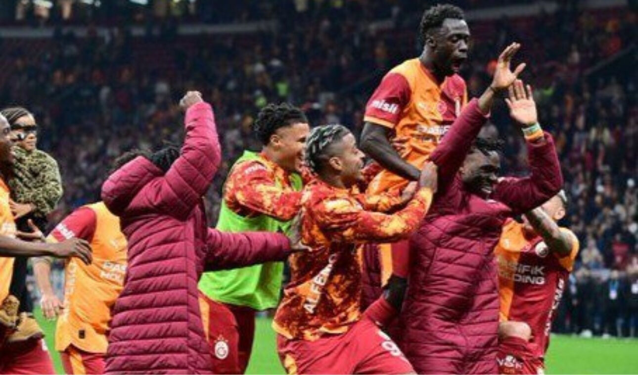 Galatasaray’a Psg Yolu Göründü