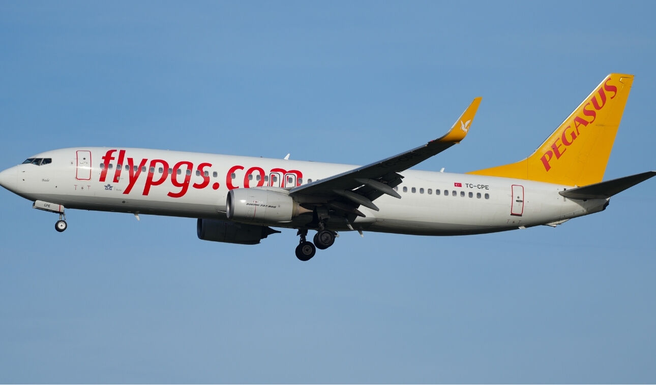 Pegasus'tan Bayrama Özel Antalya, İzmir'e Ek Sefer
