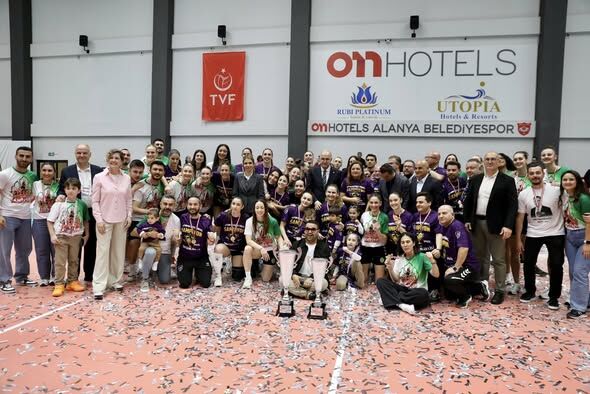 Alanya’da Düzenlenen Arabica Coffee House Kadınlar Voleybol
