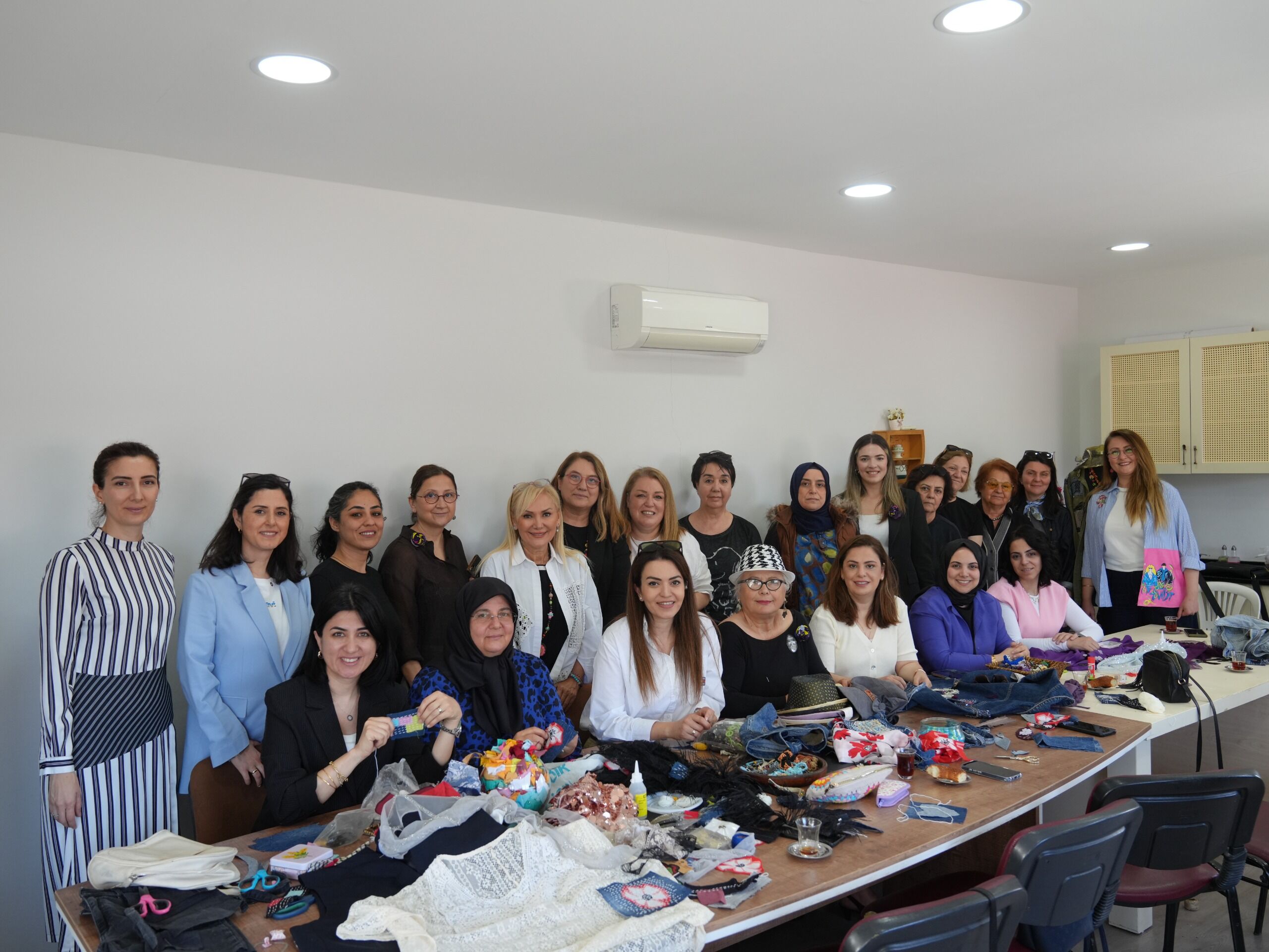 Alanya'da Eski Giysiler Çöp Olmuyor (9)