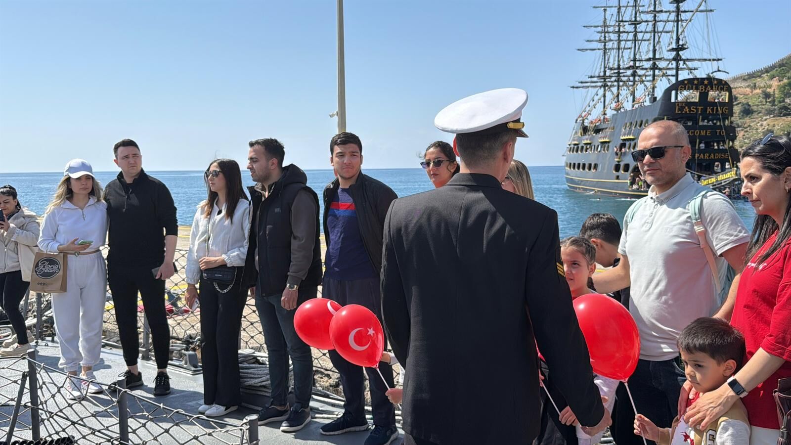 Alanya'da Savaş Gemisi Ziyarete Açıldı (4)