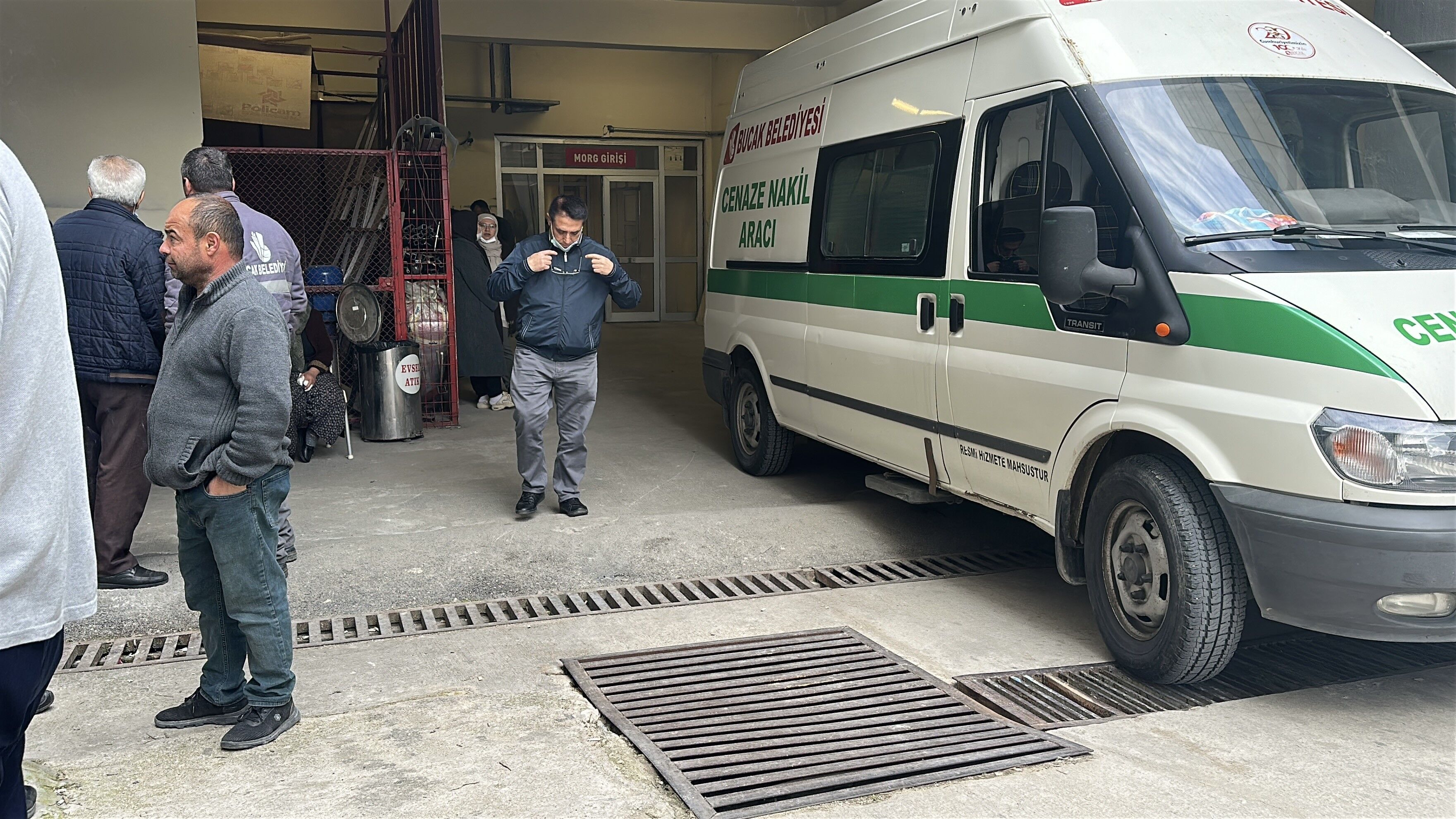 Antalya Isparta Yolunda Can Verdiler! Morg Önünde Acılı Bekleyiş (4)