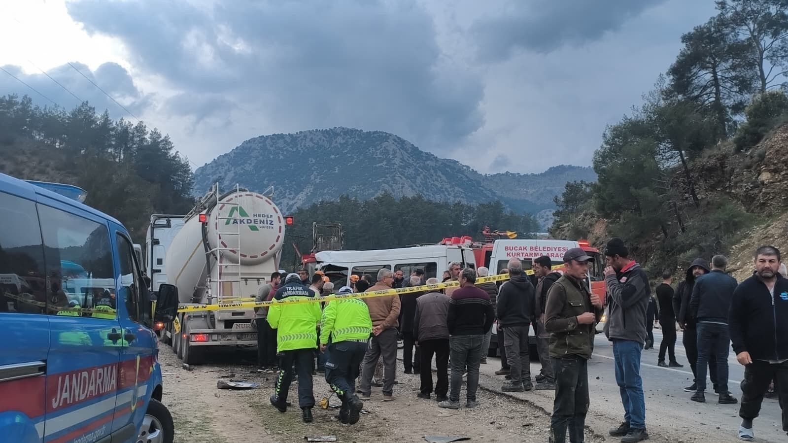 Antalya Isparta Yolunda Can Verdiler! Morg Önünde Acılı Bekleyiş (5)