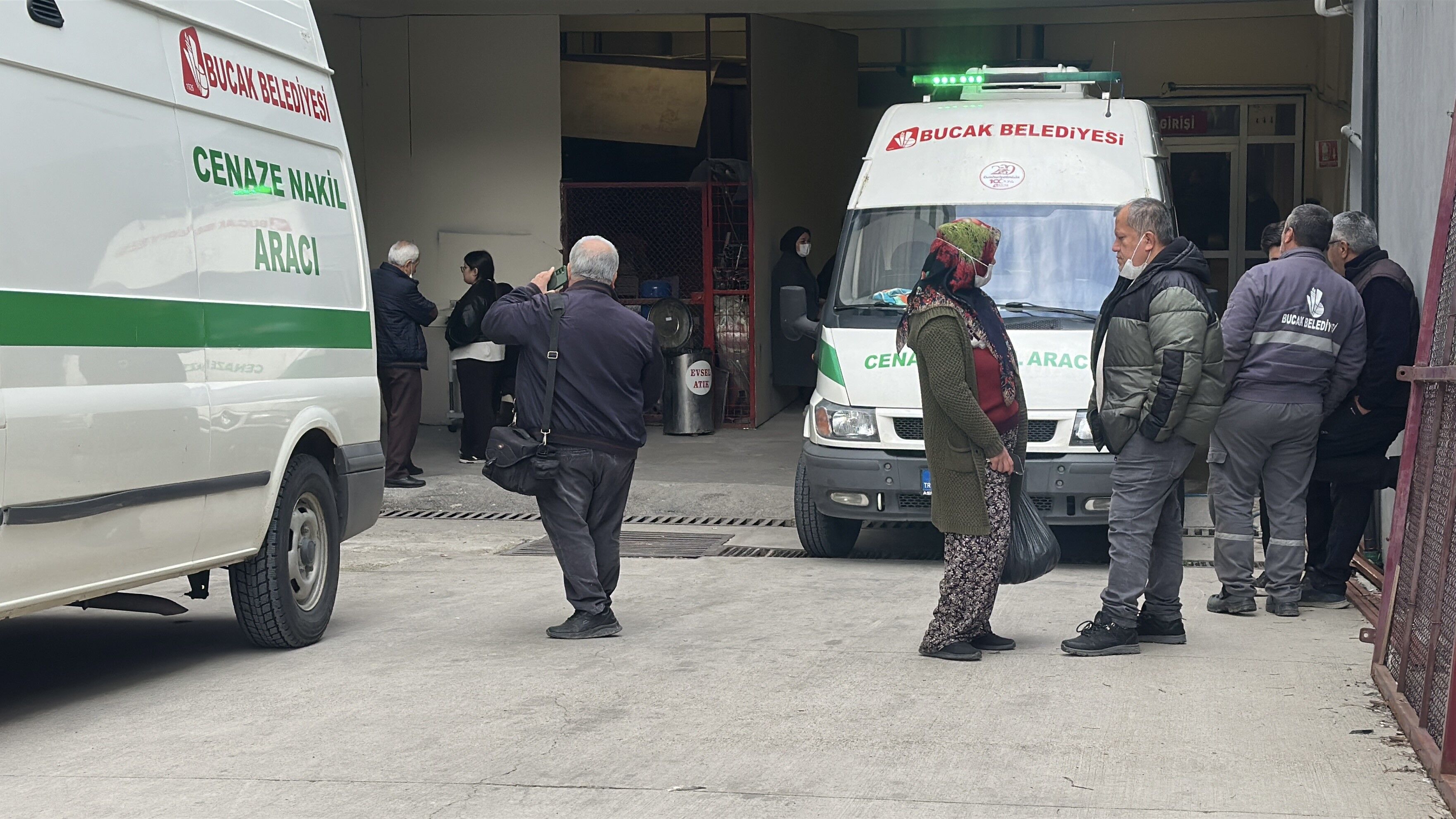 Antalya Isparta Yolunda Can Verdiler! Morg Önünde Acılı Bekleyiş (6)