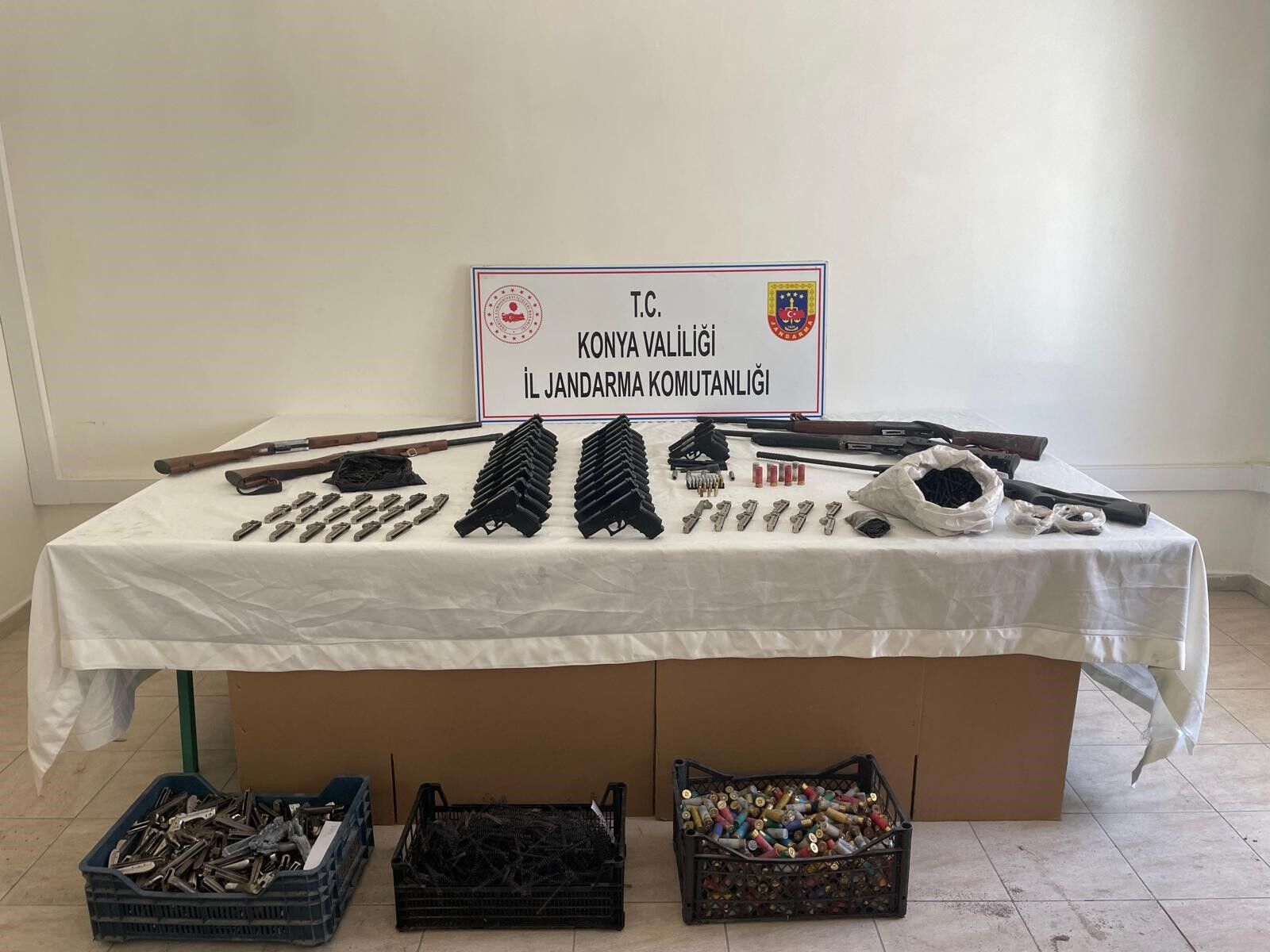 Antalya Ve Konya'da Baskın! Cephanelik Ortaya Çıktı (1)
