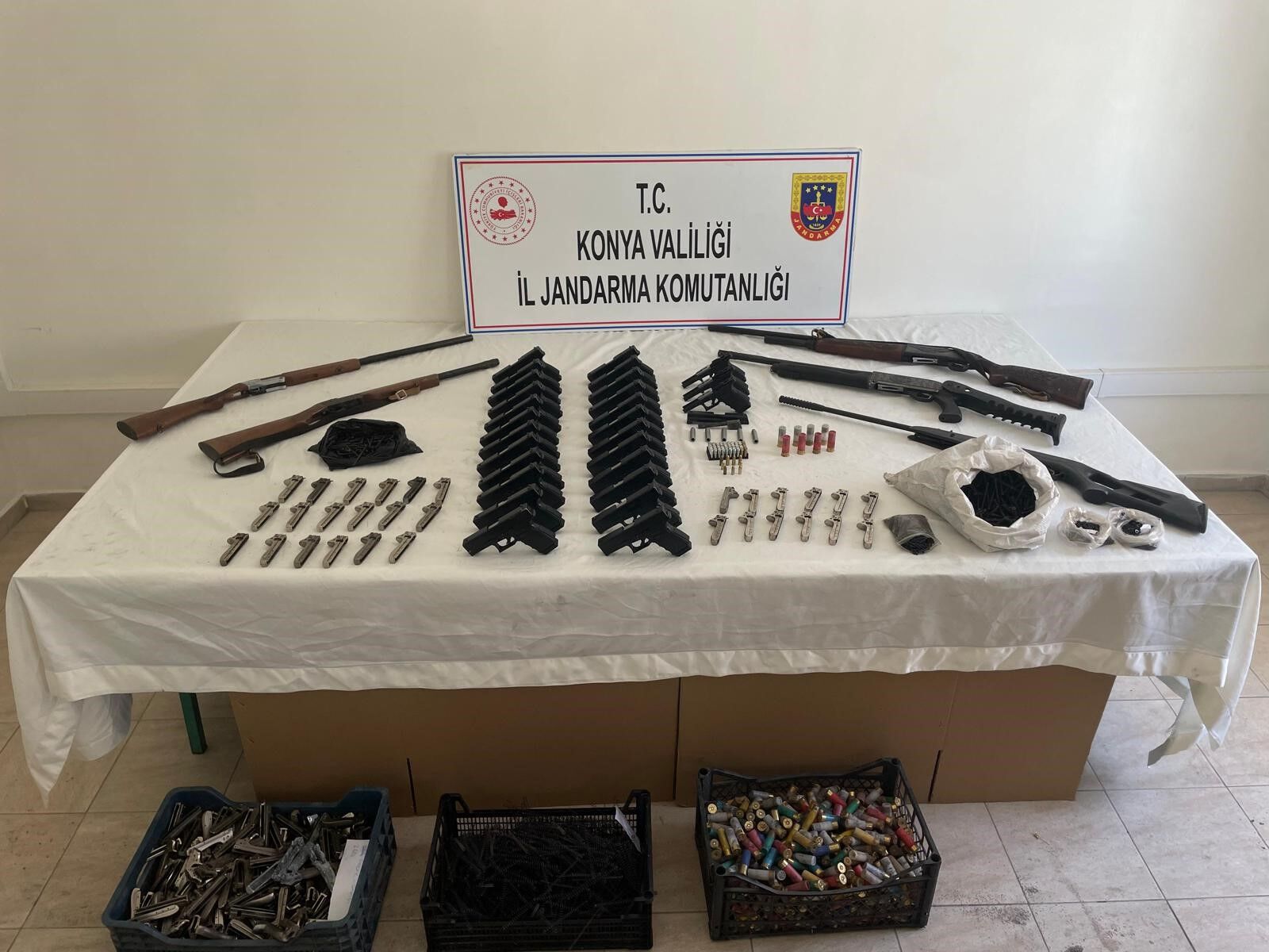 Antalya Ve Konya'da Baskın! Cephanelik Ortaya Çıktı (3)