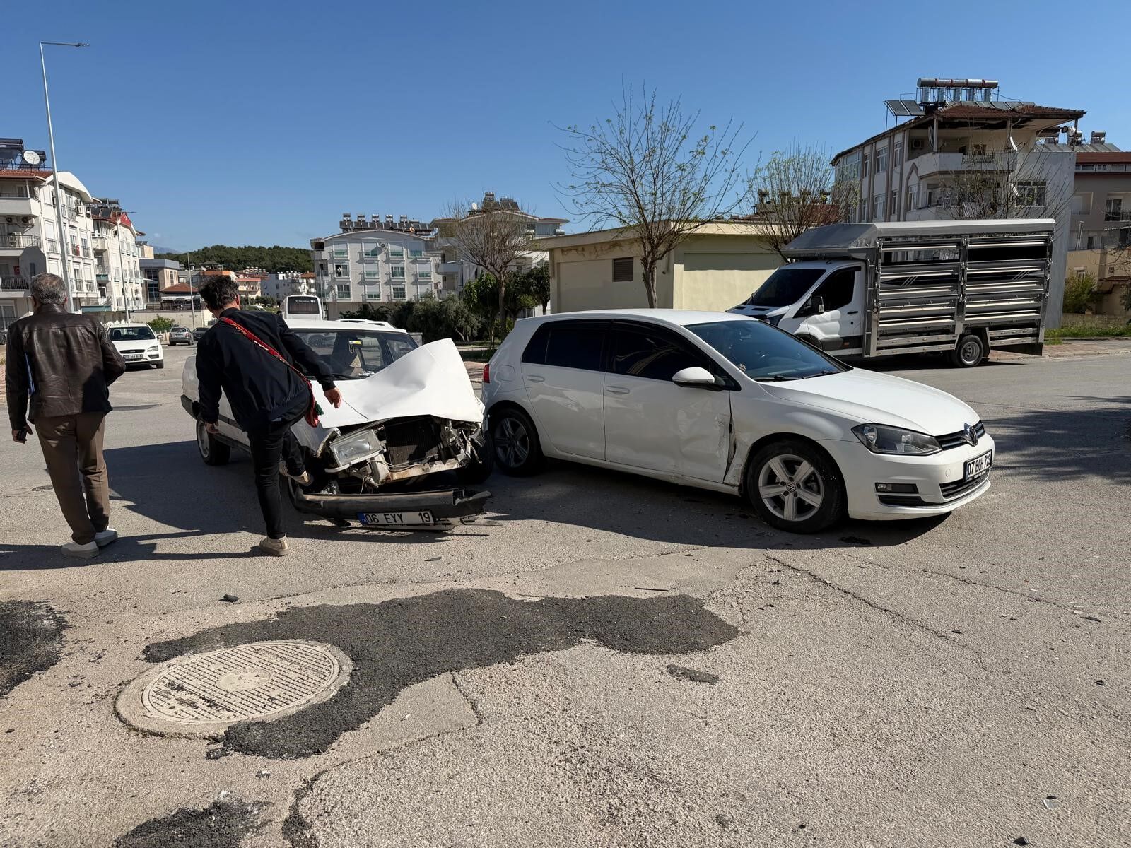 Antalya'da Kazada Ehliyetini Yenilemediği Ortaya Çıktı, Cezayı Yedi (1)