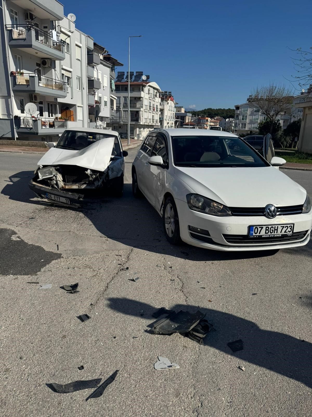 Antalya'da Kazada Ehliyetini Yenilemediği Ortaya Çıktı, Cezayı Yedi (2)