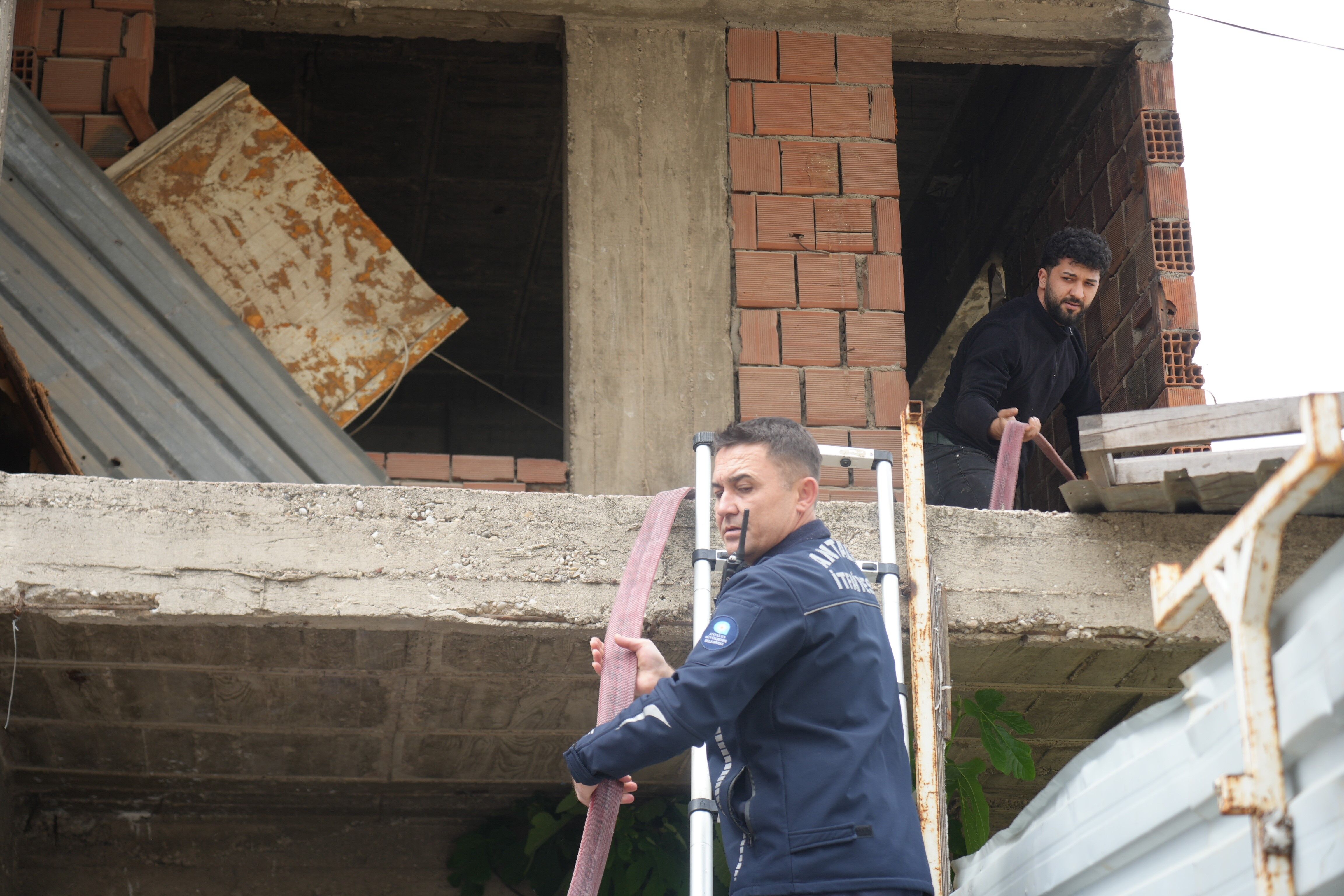 Antalya’da Tarihi Mahallede Yangın Paniği (5)