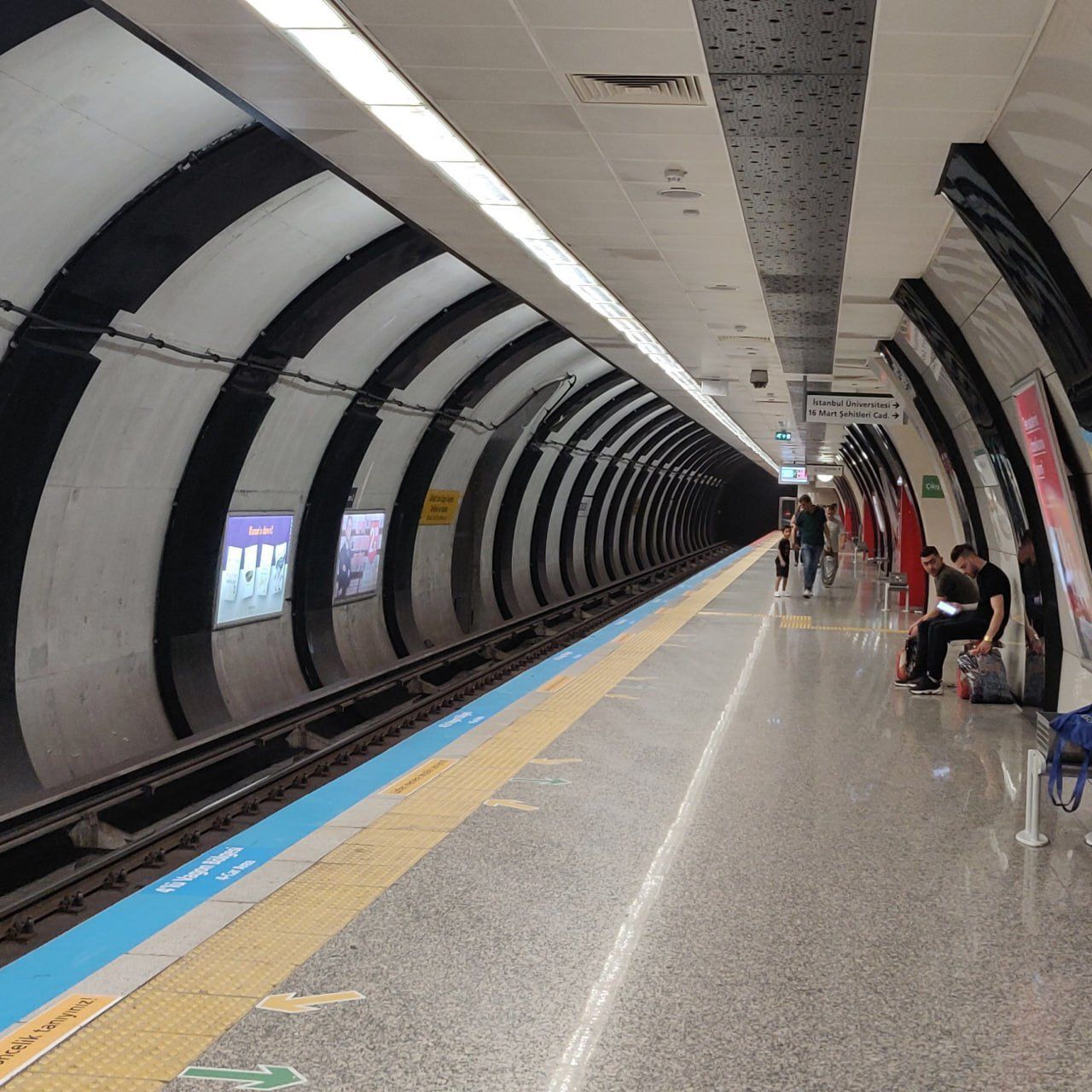 Istanbul Mecidiyeköy Metro