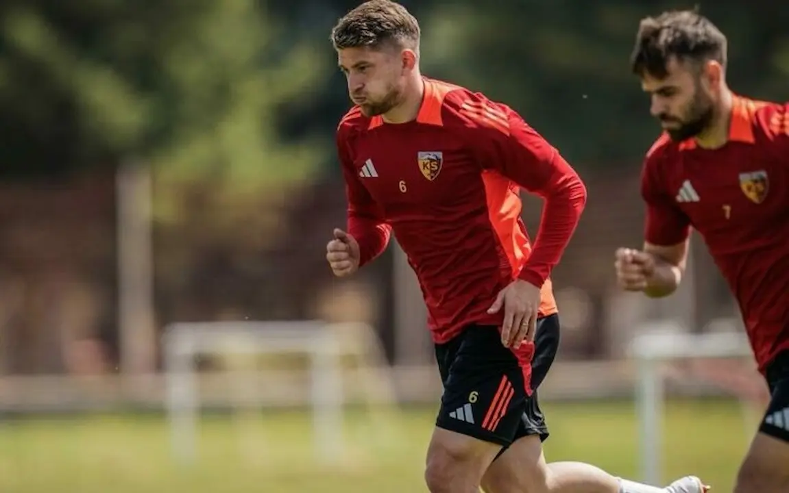 Kayserispor Onurcan, Katongo, Semih, Denswil, Brenet, Benes, Bennasser, Furkan, Makarov, Cardoso, Chalov (3)