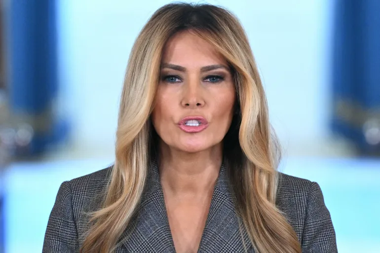Melania Trump (2)