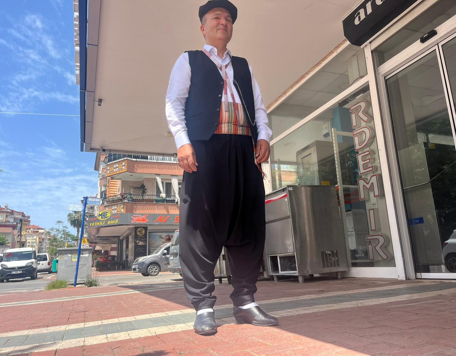 Alanya Şalvarını Dünya Tanıyor! Tam Takım 8 Bin Lira (1)