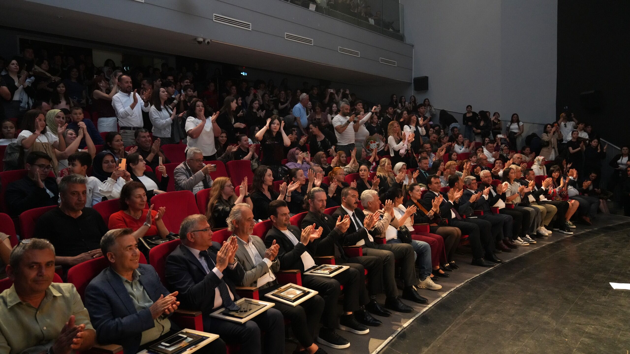 Alanya'da 17 Oyunla Perde Açıldı! 24 Mayıs'a Kadar Sürecek (1)