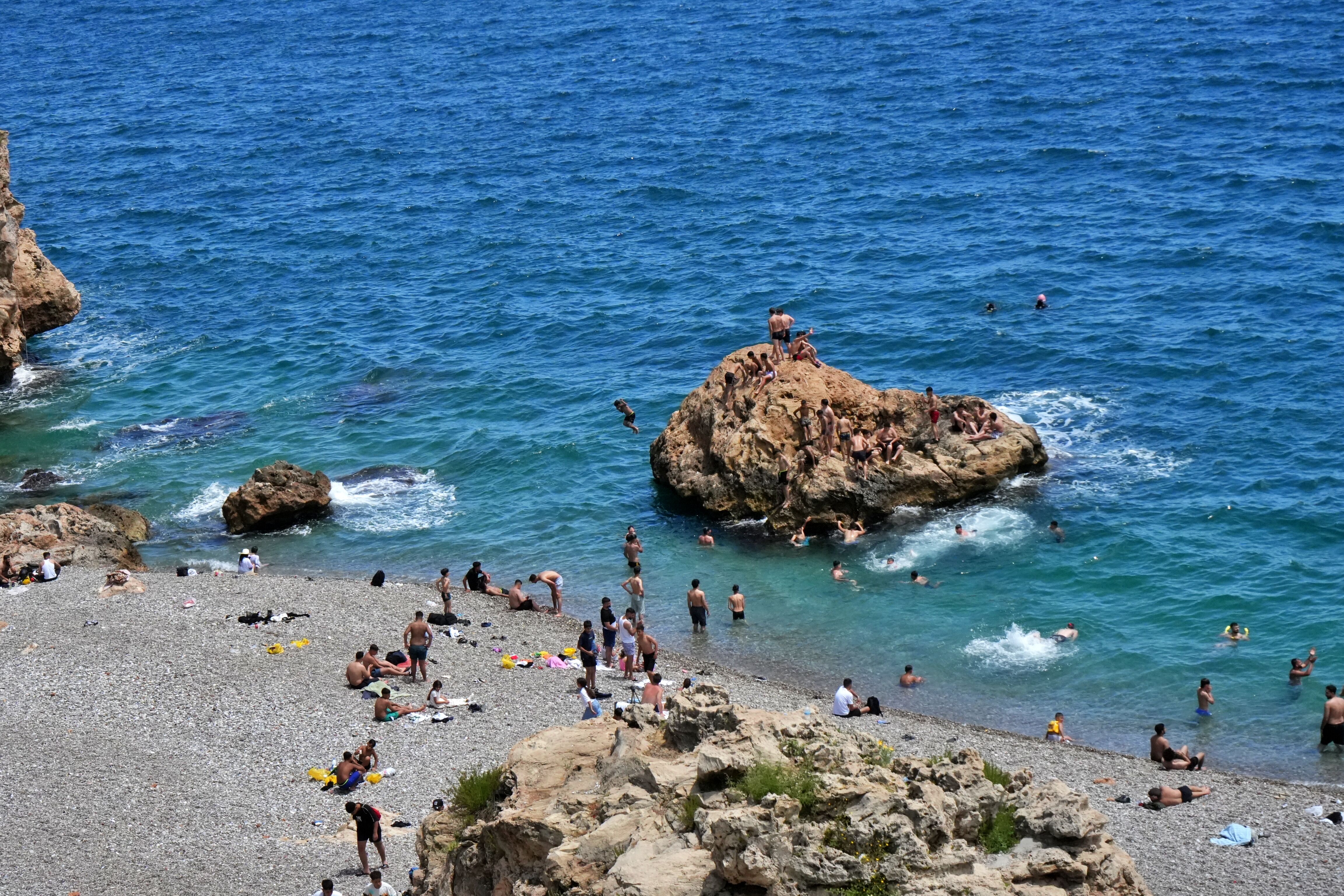 Antalya Konyaaltı Sahili Bayram Yoğunluğu (2)