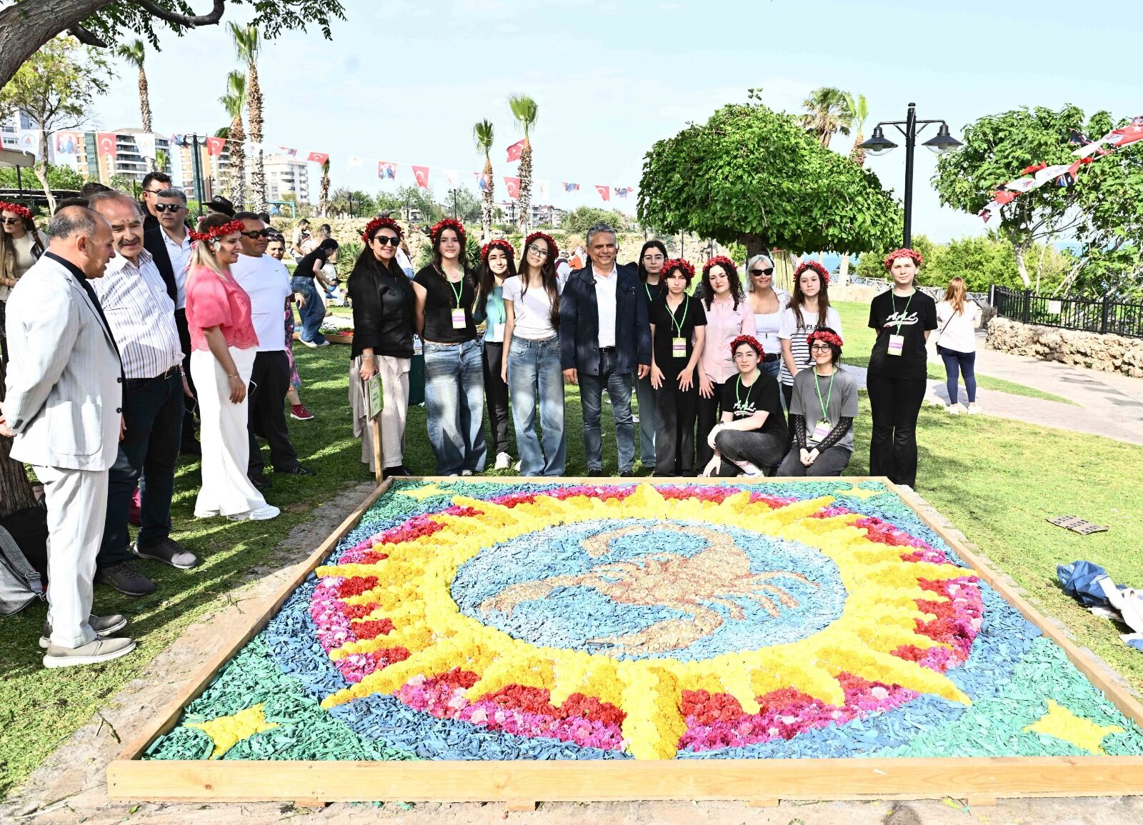 Antalya'da 130 Bin Çiçekle Yarış Kızıştı (1)