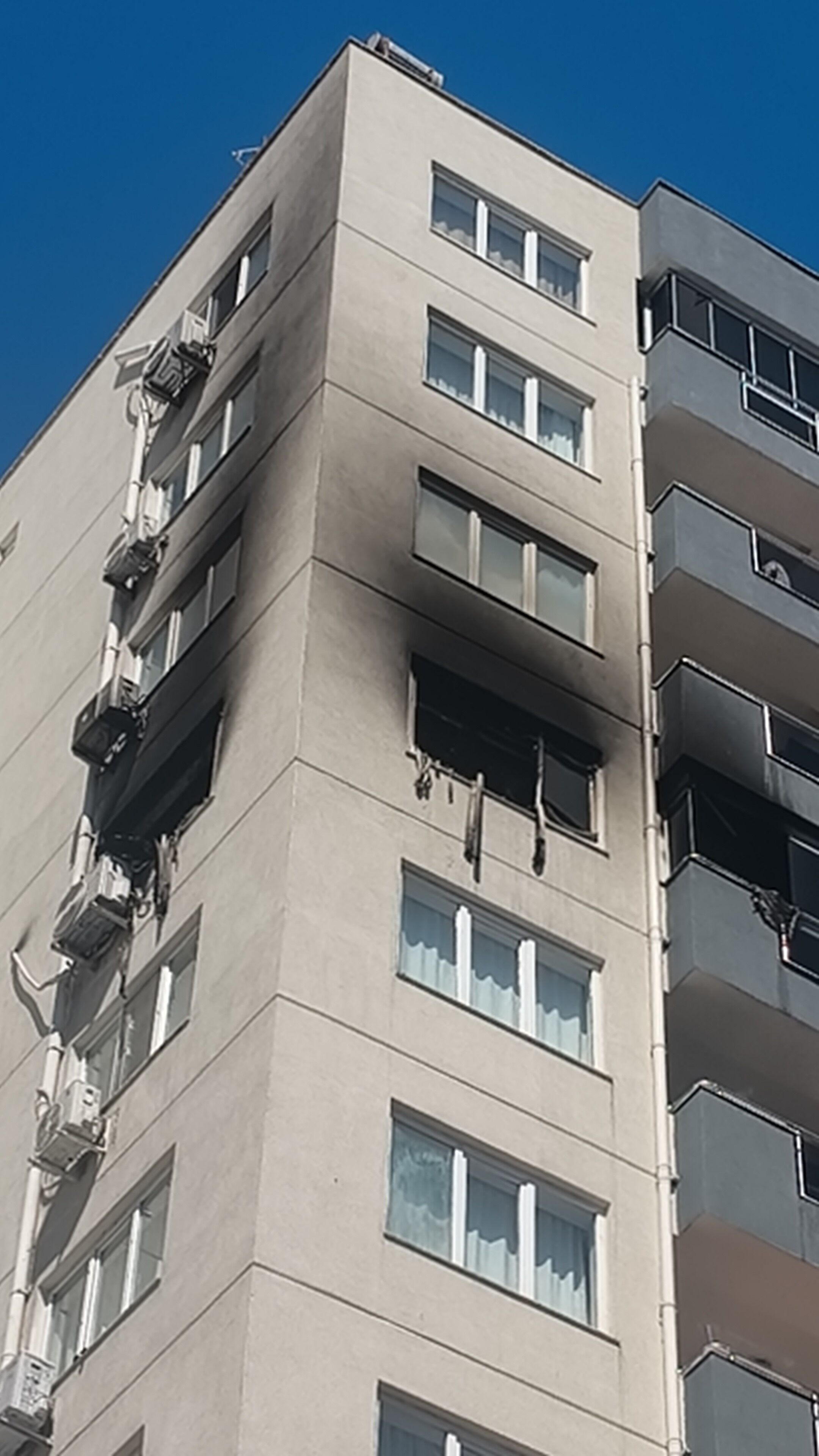 Antalya’da Daire Yangın (1)-1