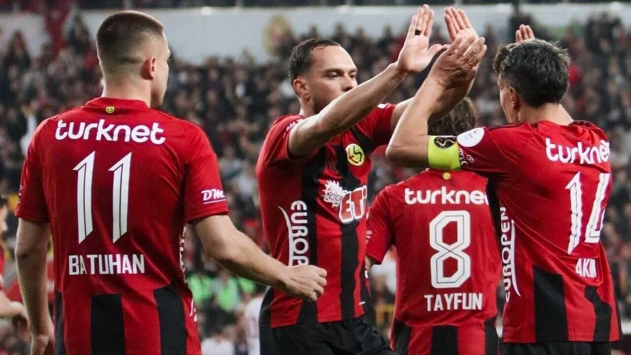 Eskisehirspor Taraftarinin Deste