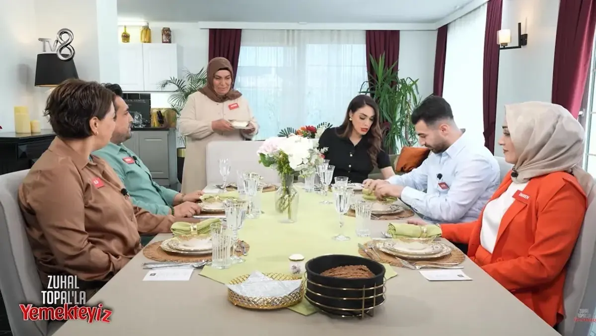 Yemekteyiz (1)
