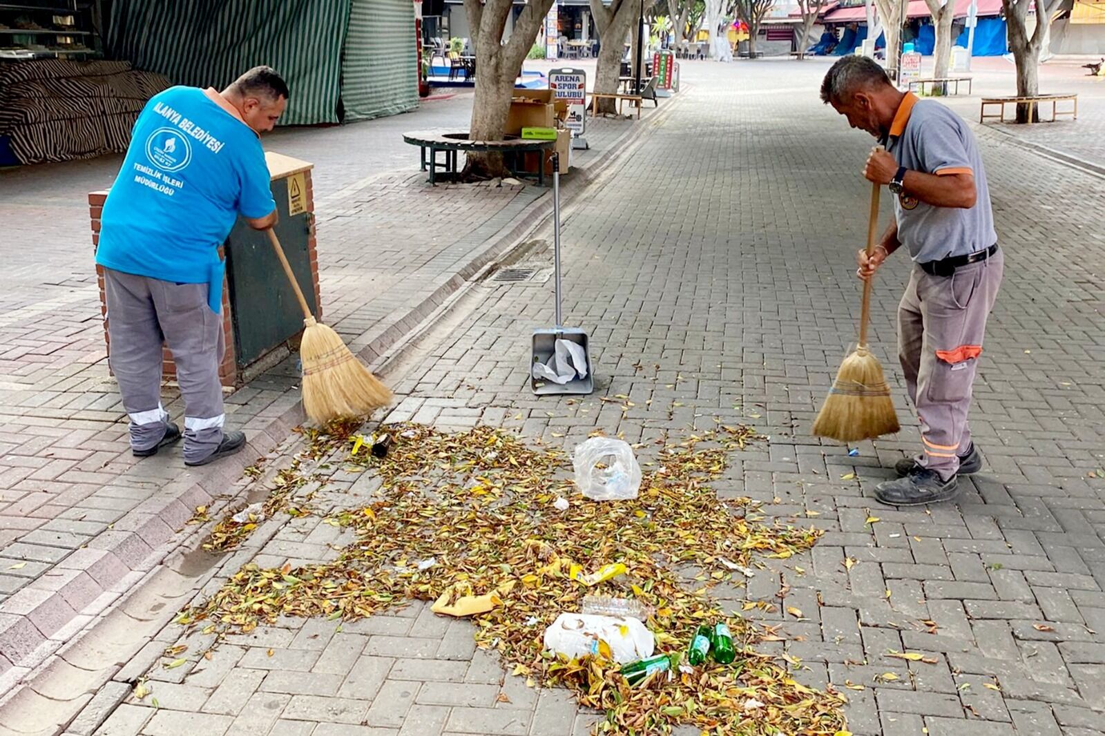 Alanya Beledi̇yesi̇ Temi̇zli̇k İşleri̇'nden Bayram Mesai̇si̇ (3)