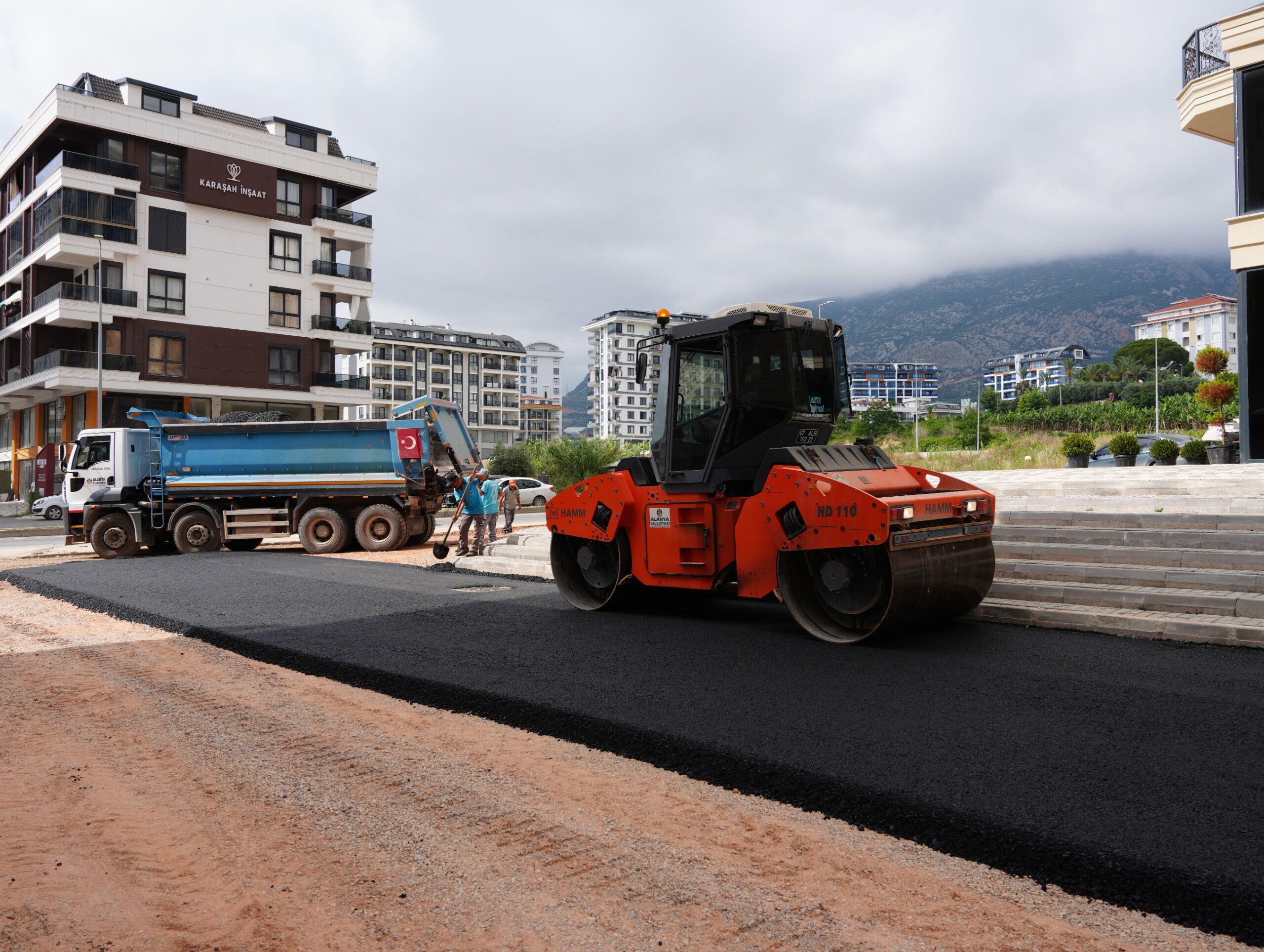 Alanya Belediyesi'nden Asfalt Mesaisi! Yol Yenilendi (1)