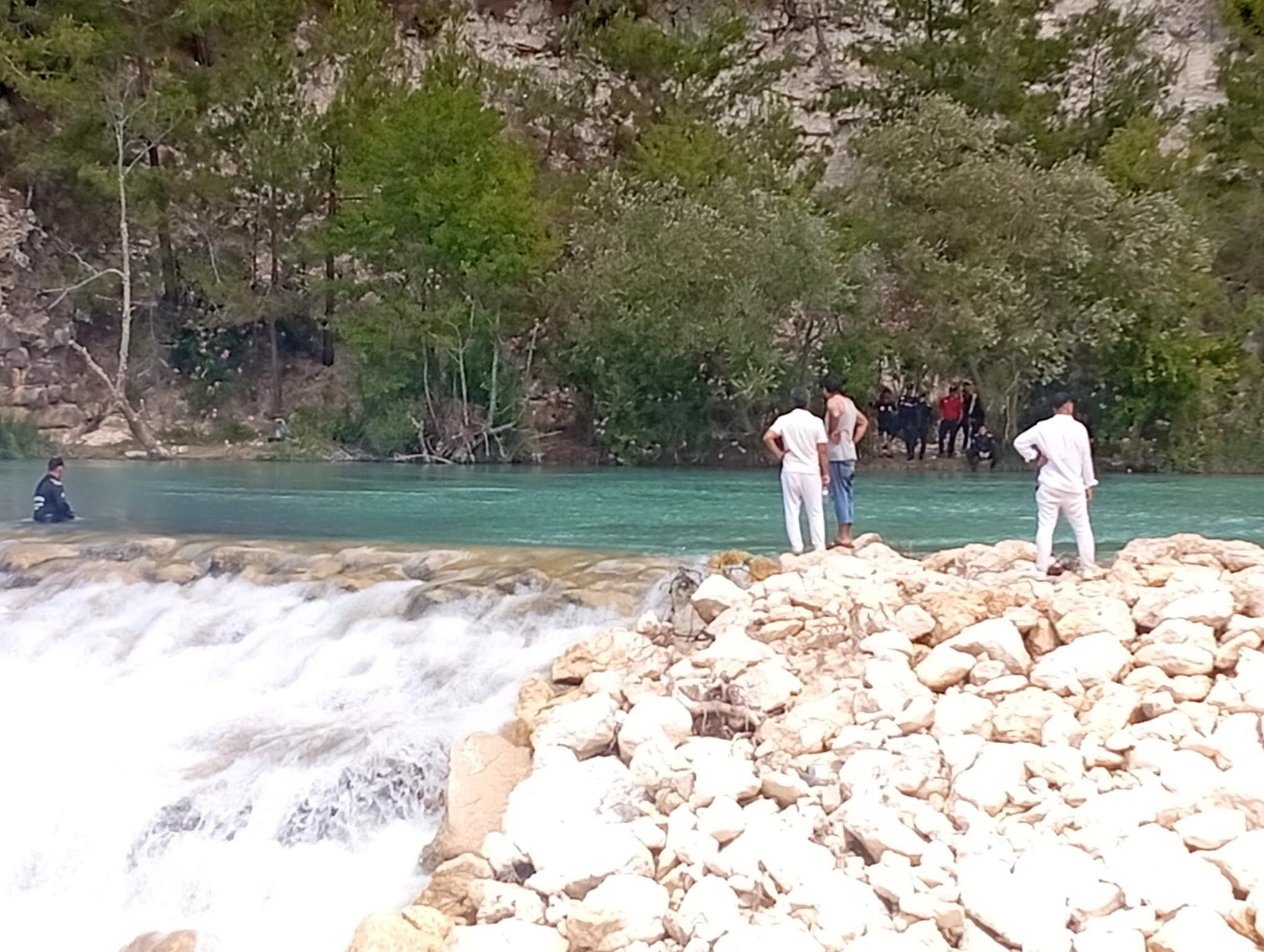 Alanya’da Alara Çayı’nda Kayıp Genç Aranıyor (1)-2
