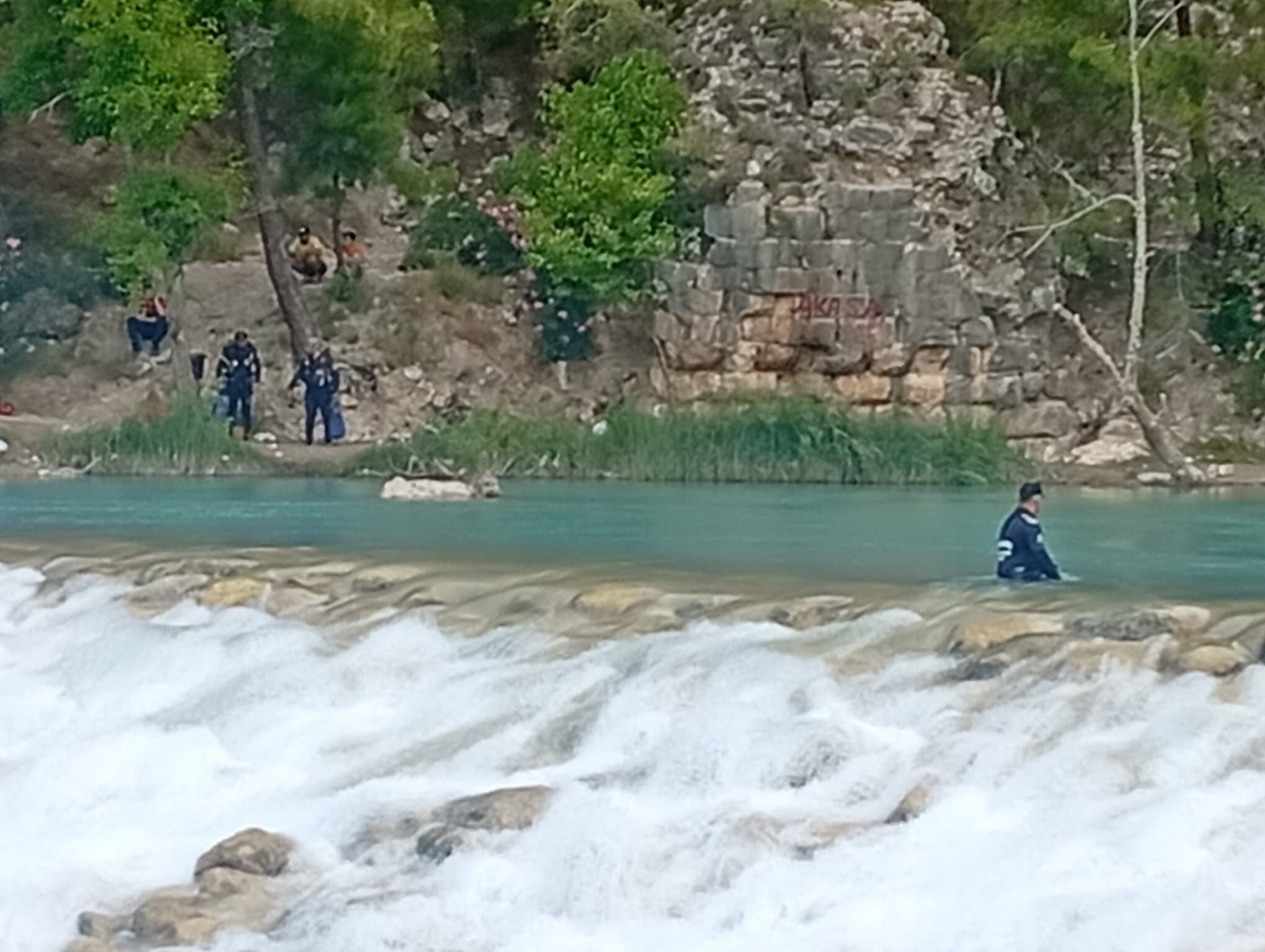 Alanya’da Alara Çayı’nda Kayıp Genç Aranıyor (2)
