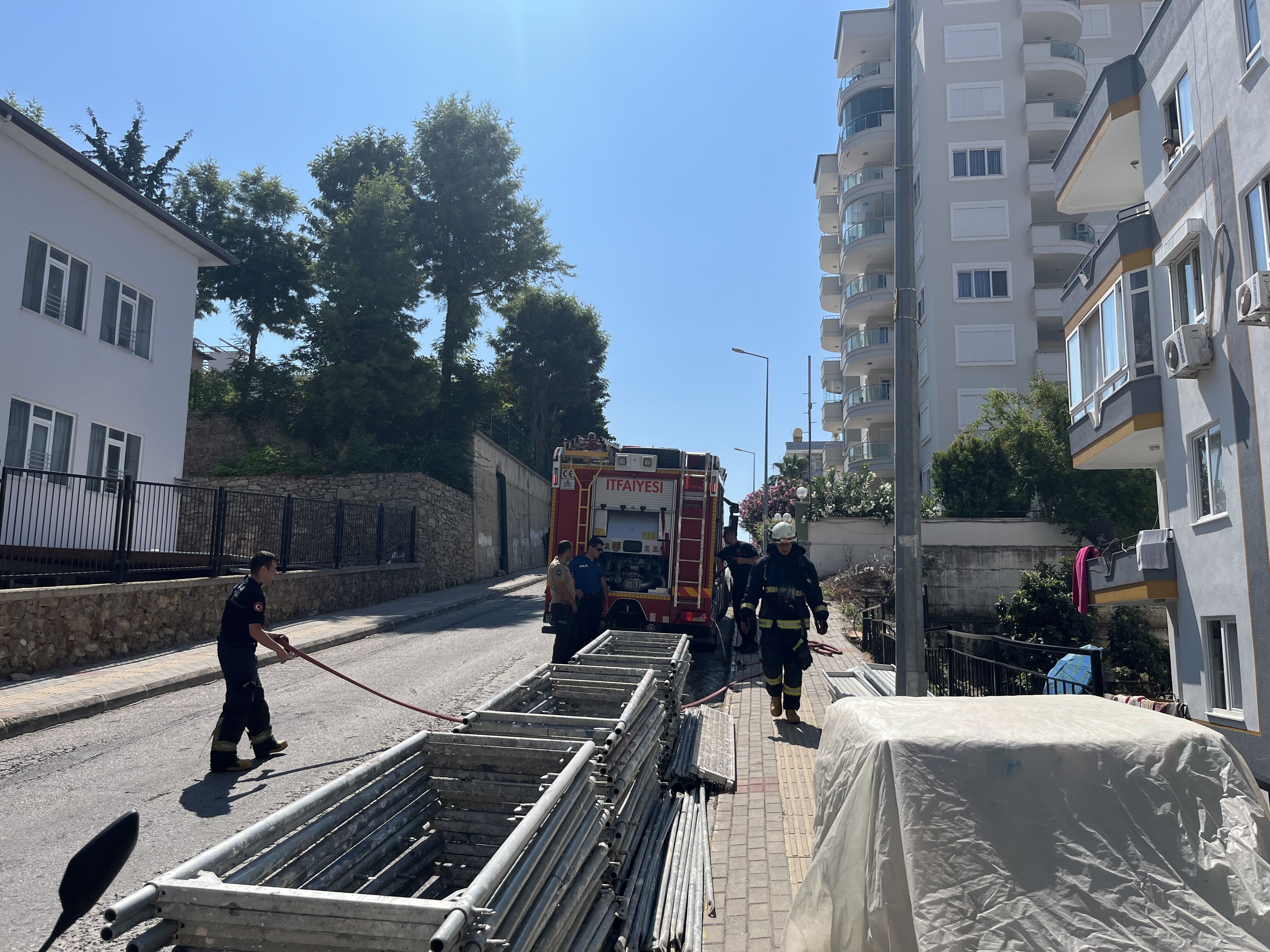 Alanya’da Apartman Dairesinde Yangın (2)