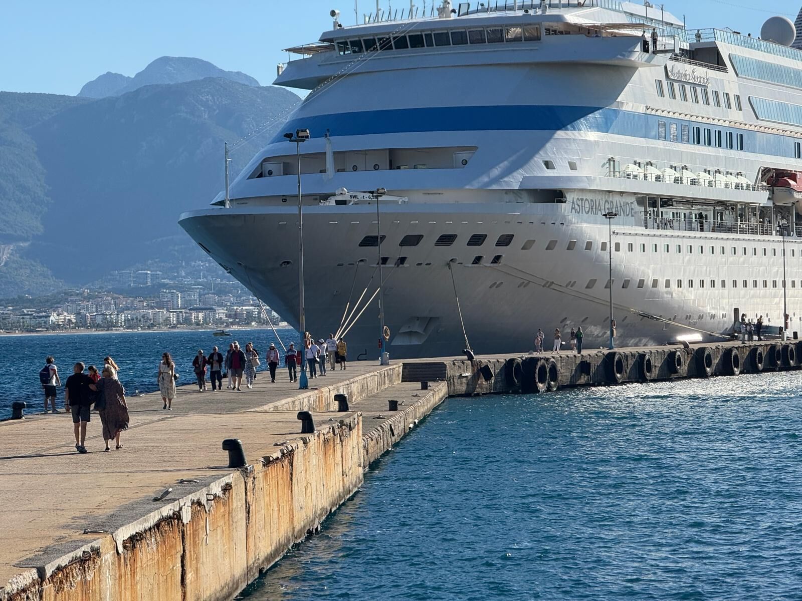 Alanya'da Deniz Duruldu! 2024 Mumla Aranıyor (3)