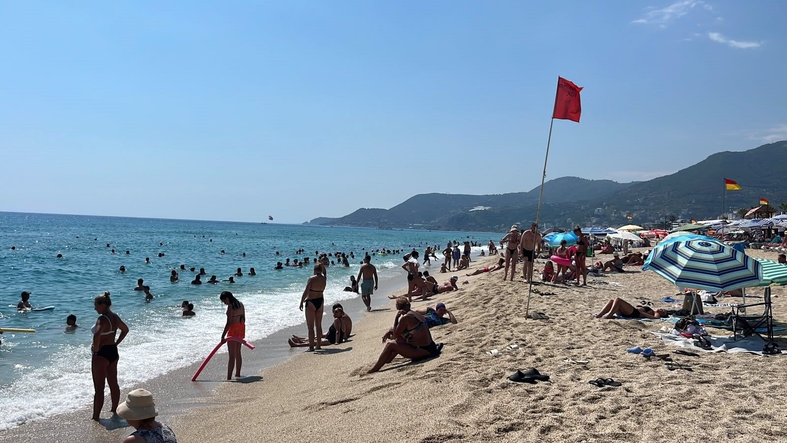 Alanya'da Sıcağı Hisseden Sahile Koştu (3)