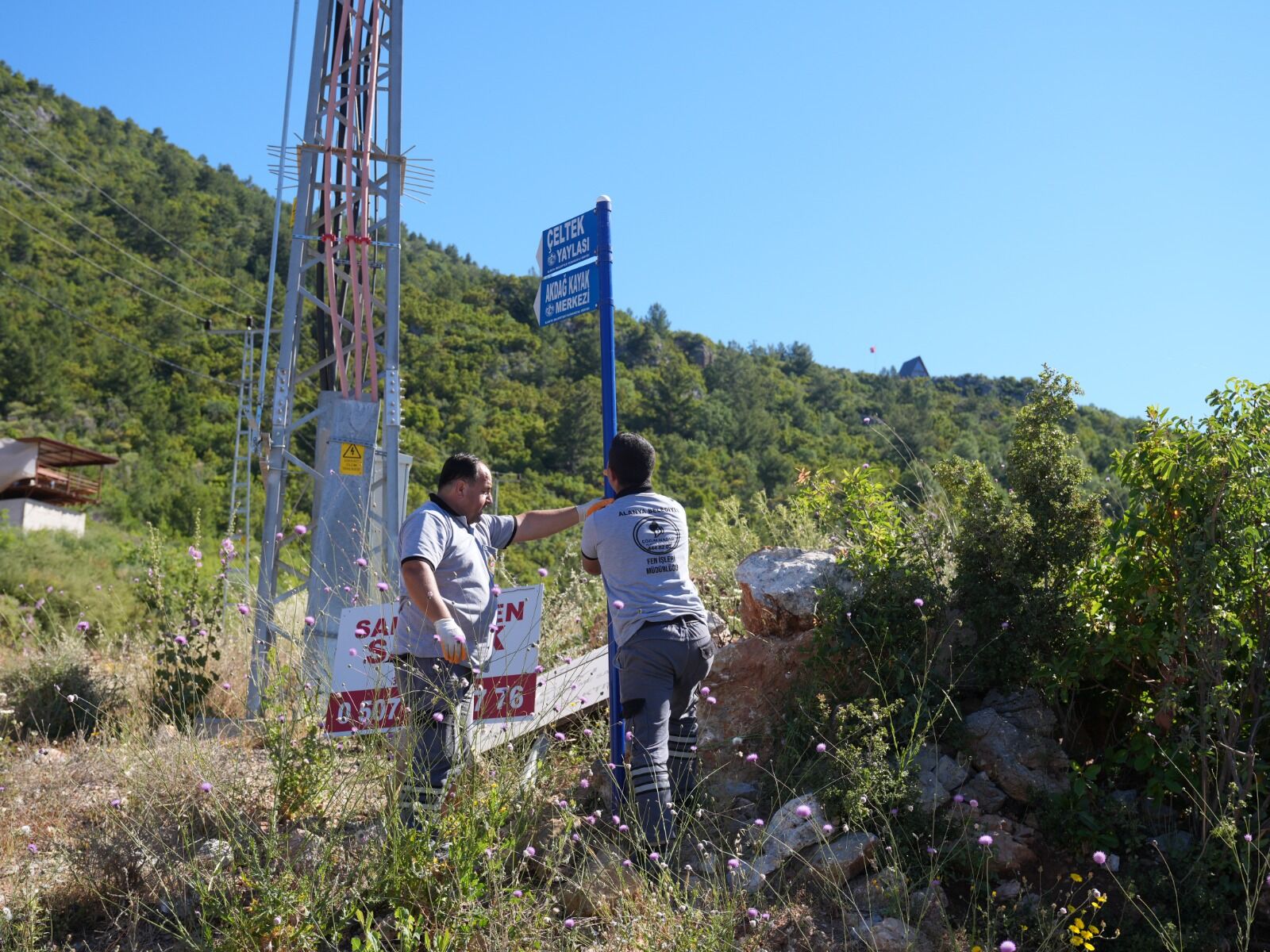 Alanya'da Yol Bulmak Artık Kolay 60 Mahalle, 80 Yaylada Tek Tek Yerleştiriliyor (1)