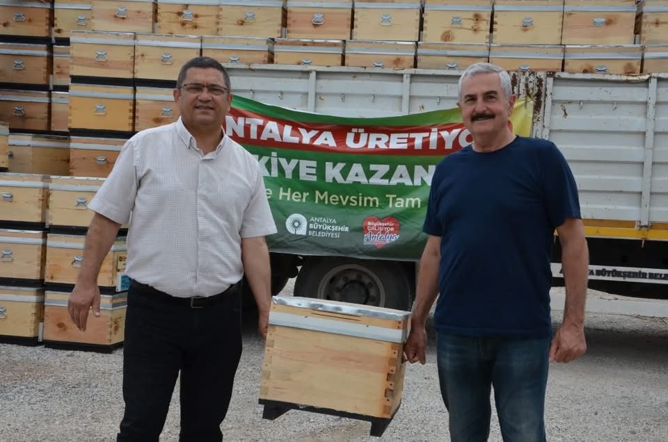 Antalya Büyükşehir Alanya'da Tek Tek Teslim Etti (2)